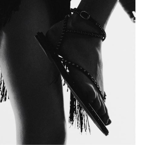 Studded flat sandals - Picture 2 of 9